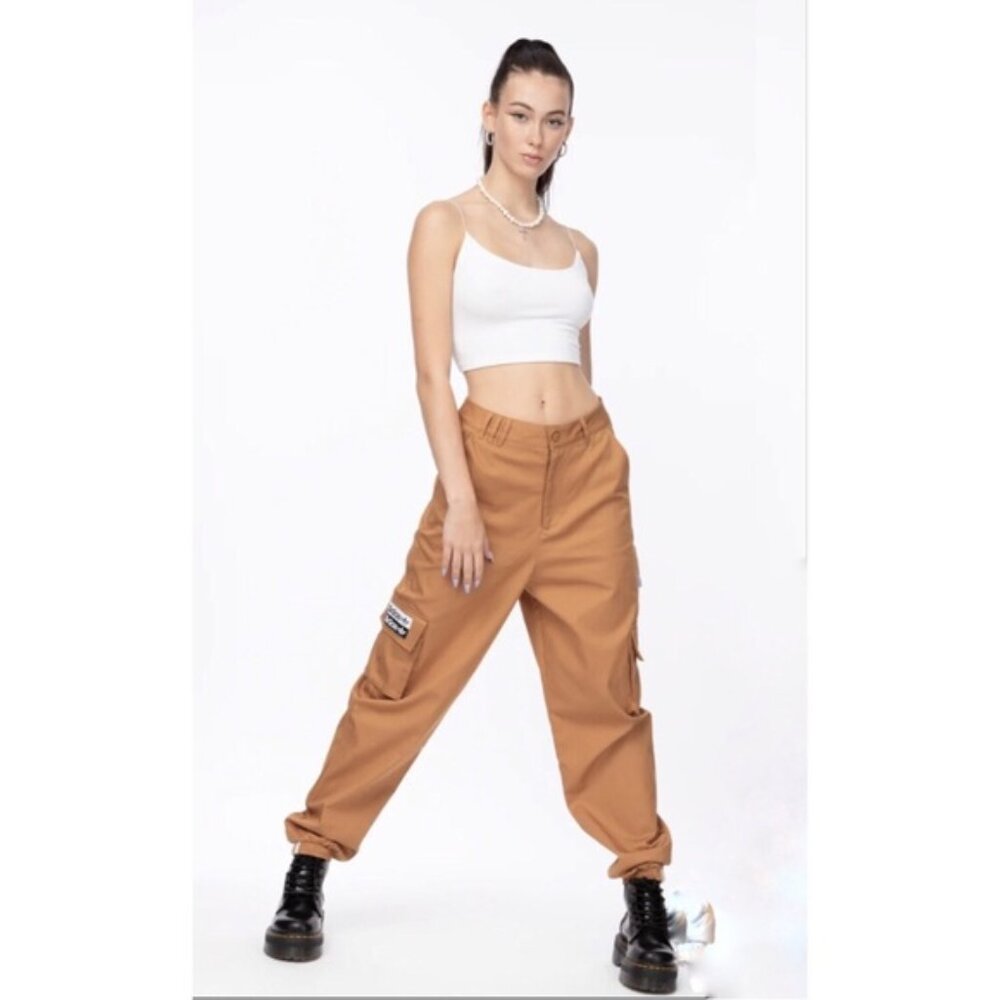 BNWT Adidas high rise relaxed jogger in Mesa xs